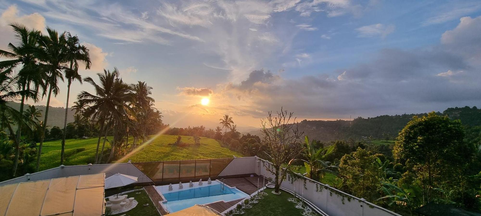 Utopiaku - Munduk Highlands Villa Buitenkant foto