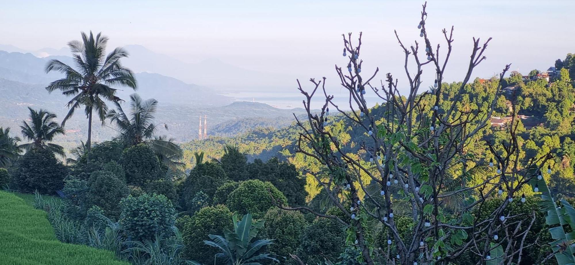 Utopiaku - Munduk Highlands Villa Buitenkant foto