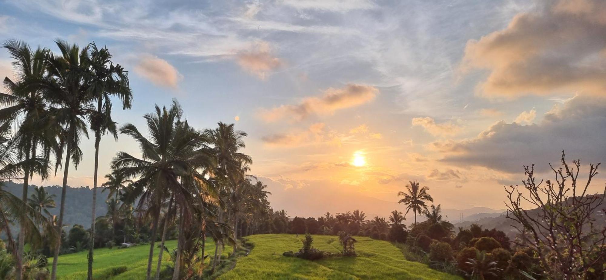 Utopiaku - Munduk Highlands Villa Buitenkant foto